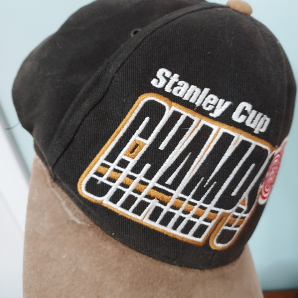 Stanley Cup Champs 1997 - Starter hat - Picture 2 of 10